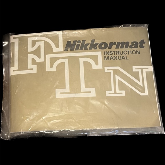 Full Set of Vintage antique Nikon Nikkormat SLR 35 MM Camera and leather bag - Picture 7 of 15